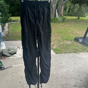 Lululemon jogger pants size 2, regular black
